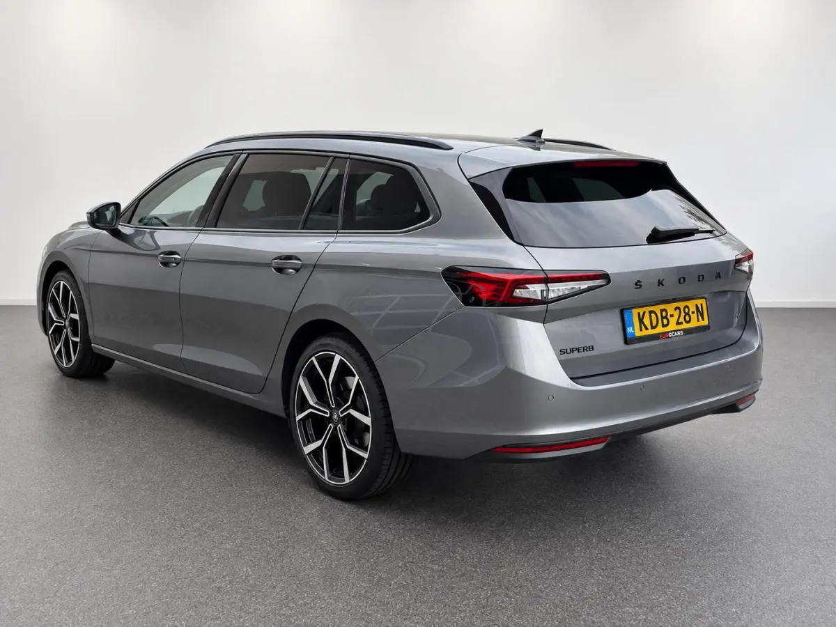 1.5 TSI MHEV DSG Selection 2025 New model! Navi Carplay Full LED PDC VA+ Camera Adaptive Cruise Control 19" LM Velgen