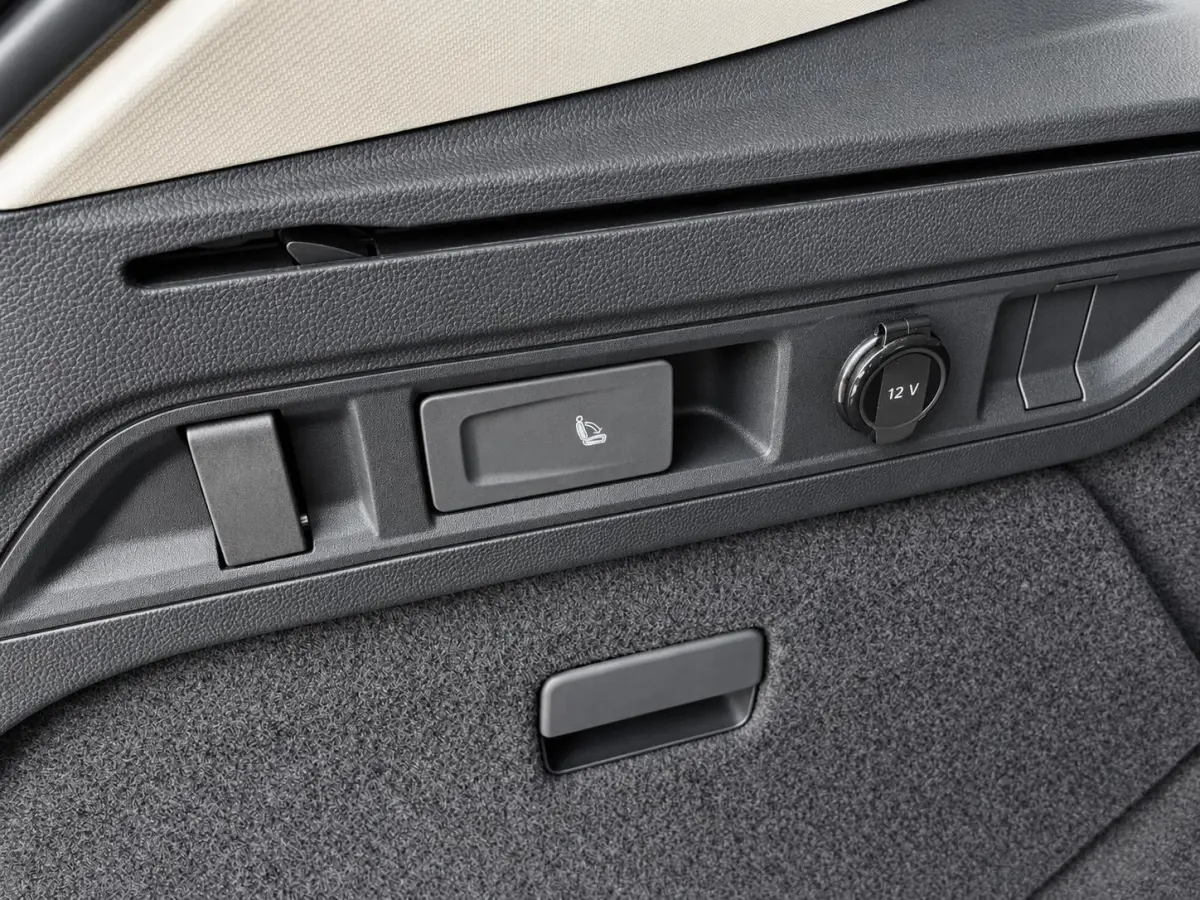 1.5 TSI MHEV DSG Selection 2025 New model! Navi Carplay Full LED PDC VA+ Camera Adaptive Cruise Control 19" LM Velgen