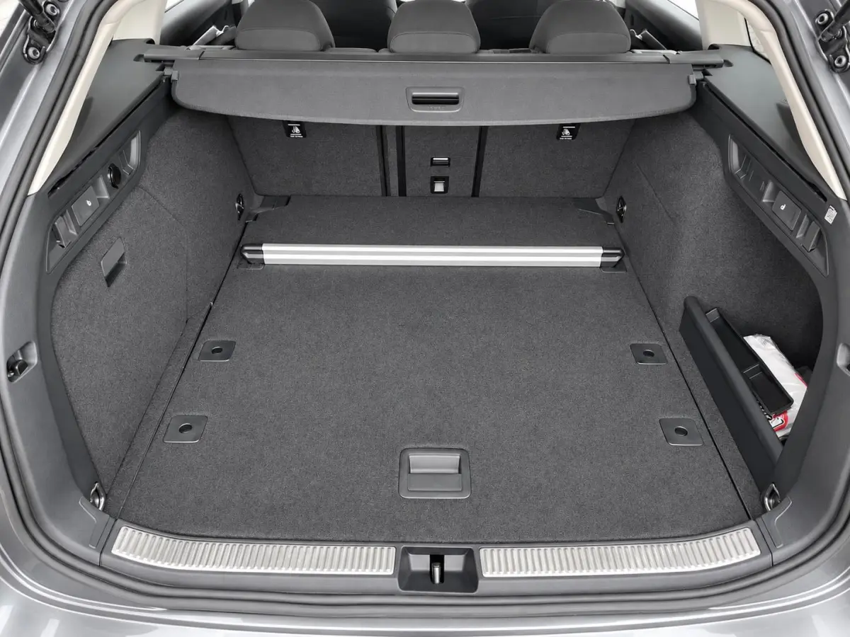 1.5 TSI MHEV DSG Selection 2025 New model! Navi Carplay Full LED PDC VA+ Camera Adaptive Cruise Control 19" LM Velgen
