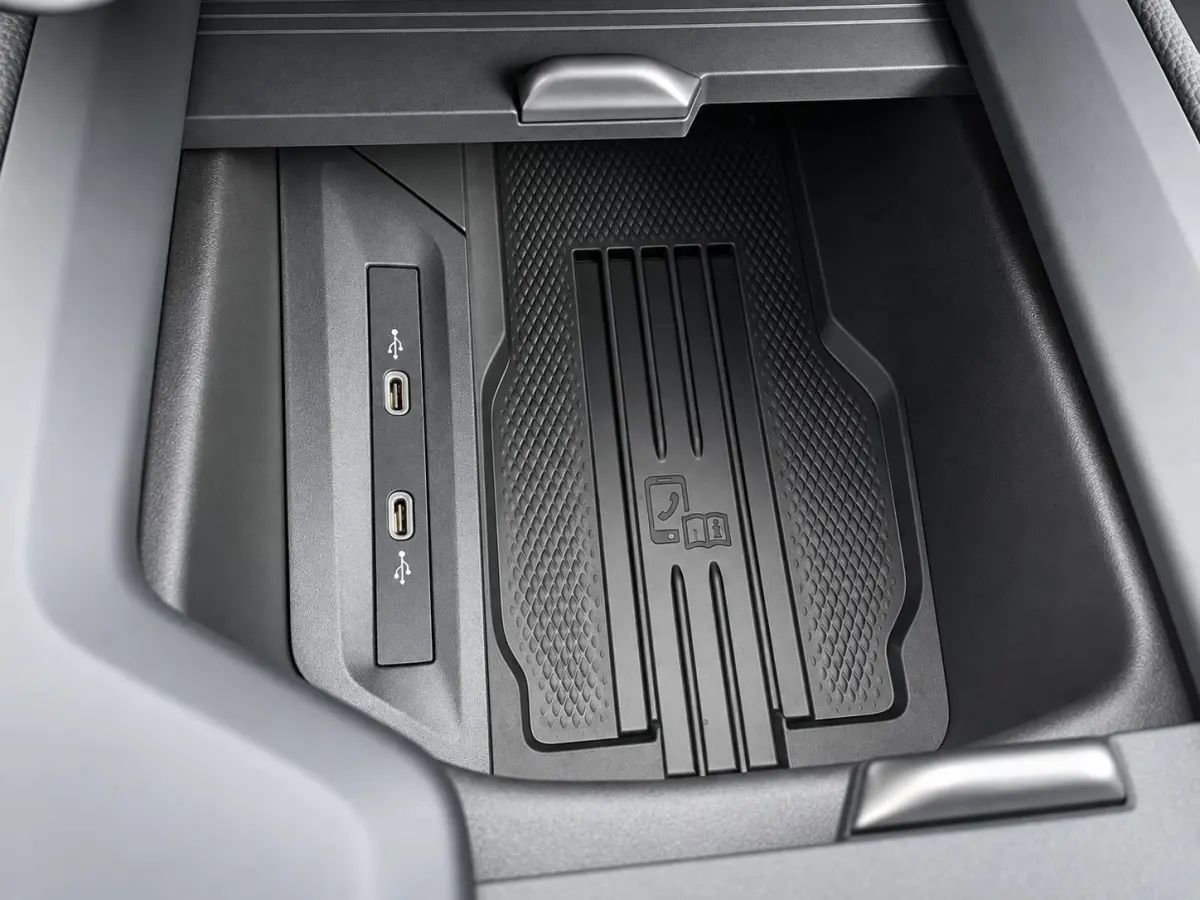 1.5 TSI MHEV DSG Selection 2025 New model! Navi Carplay Full LED PDC VA+ Camera Adaptive Cruise Control 19" LM Velgen