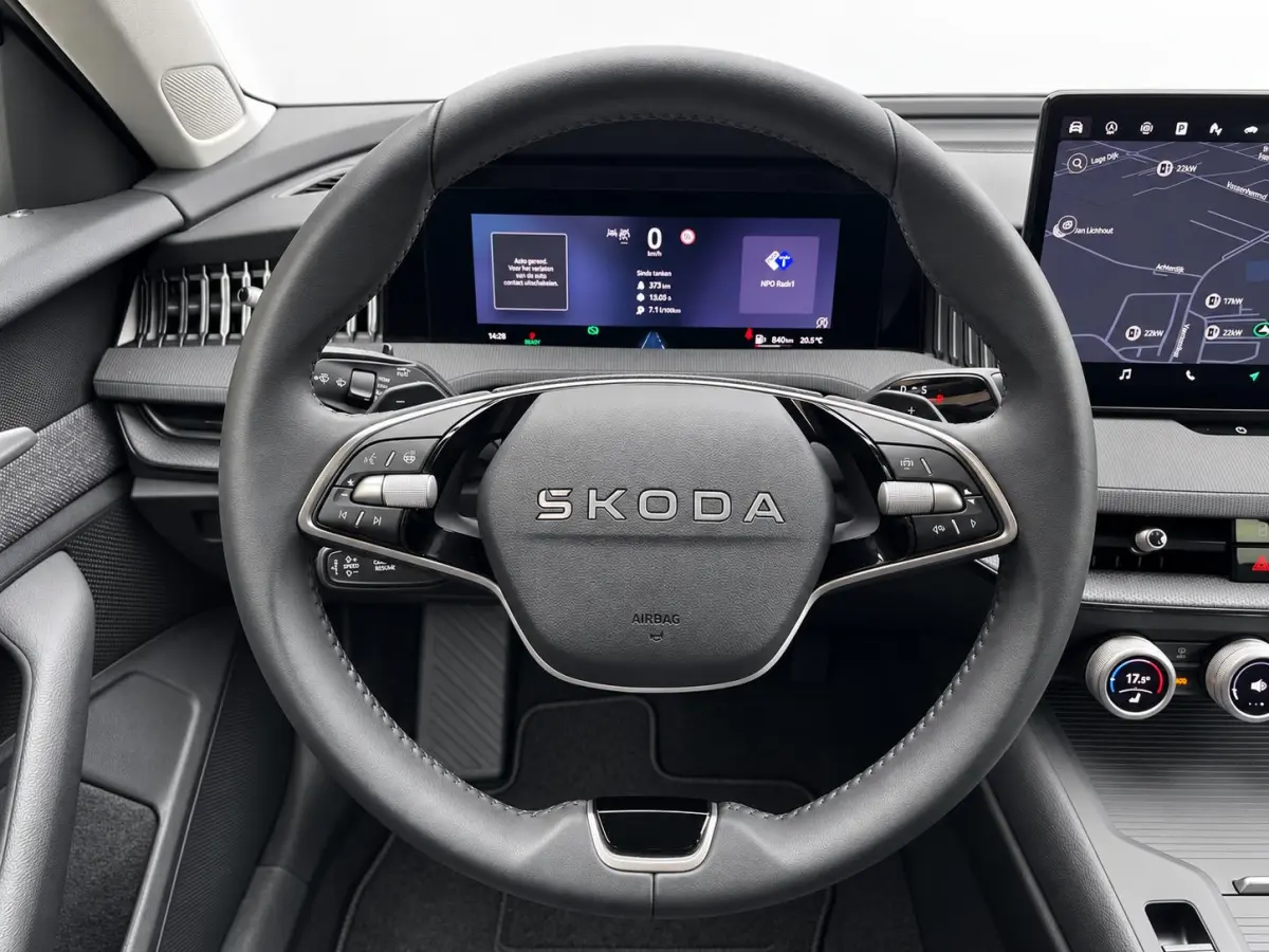 1.5 TSI MHEV DSG Selection 2025 New model! Navi Carplay Full LED PDC VA+ Camera Adaptive Cruise Control 19" LM Velgen