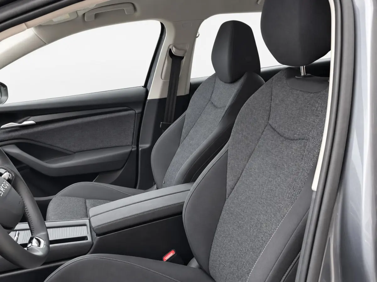 1.5 TSI MHEV DSG Selection 2025 New model! Navi Carplay Full LED PDC VA+ Camera Adaptive Cruise Control 19" LM Velgen