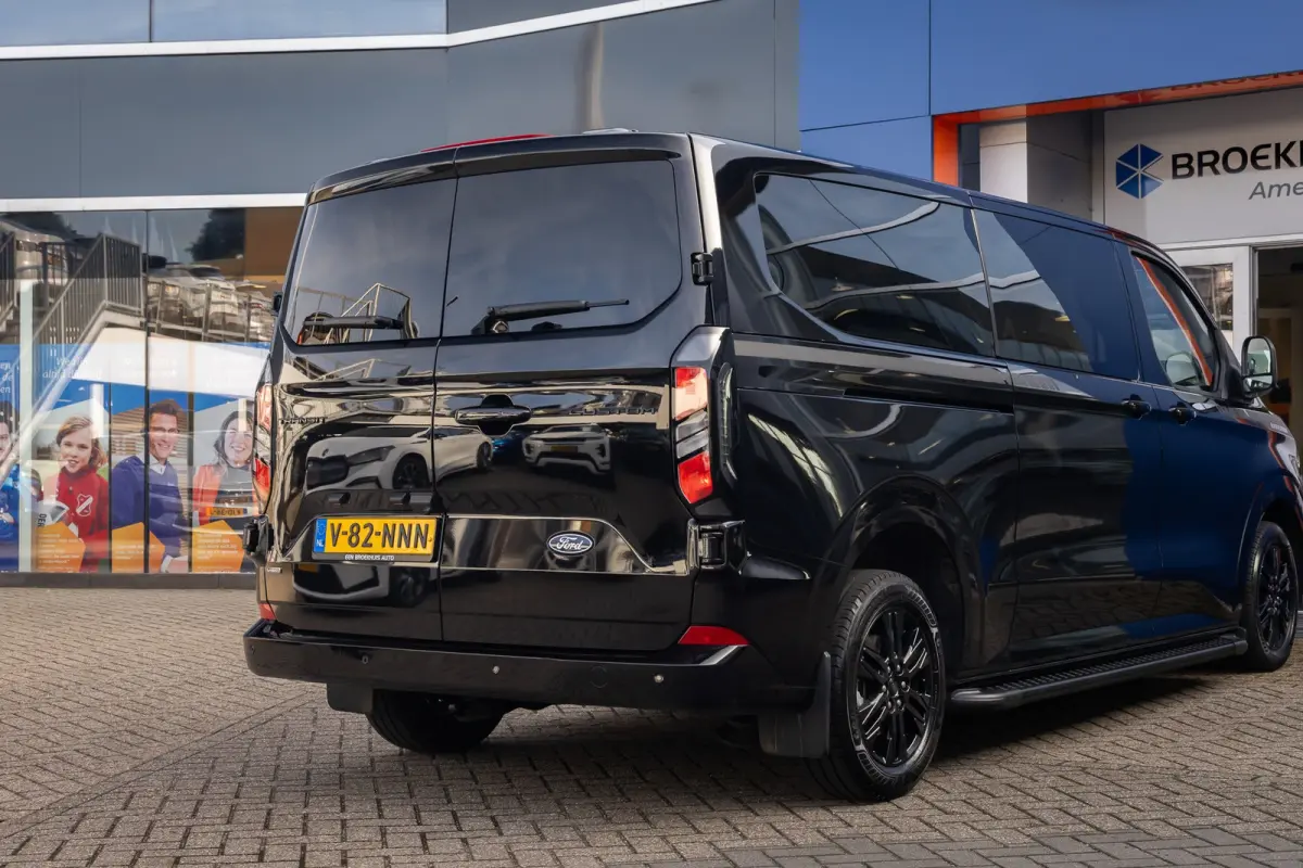 320 2.5 PHEV L2H1 Limited Black Platinum Dubbel Cabine | DEMO-DEAL | 360 camera | Leder | Cruise adaptief | Dubbele zijschuifdeur | Stoel/stuur/voorruit verwarming | Apple Carplay/Android Au