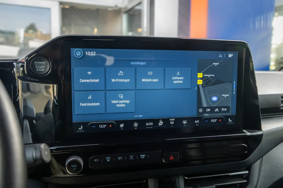 320 2.5 PHEV L2H1 Limited Black Platinum Dubbel Cabine | DEMO-DEAL | 360 camera | Leder | Cruise adaptief | Dubbele zijschuifdeur | Stoel/stuur/voorruit verwarming | Apple Carplay/Android Au