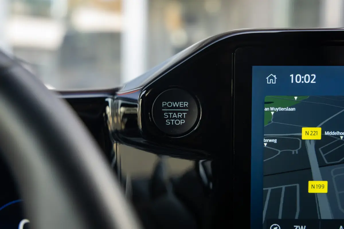 320 2.5 PHEV L2H1 Limited Black Platinum Dubbel Cabine | DEMO-DEAL | 360 camera | Leder | Cruise adaptief | Dubbele zijschuifdeur | Stoel/stuur/voorruit verwarming | Apple Carplay/Android Au