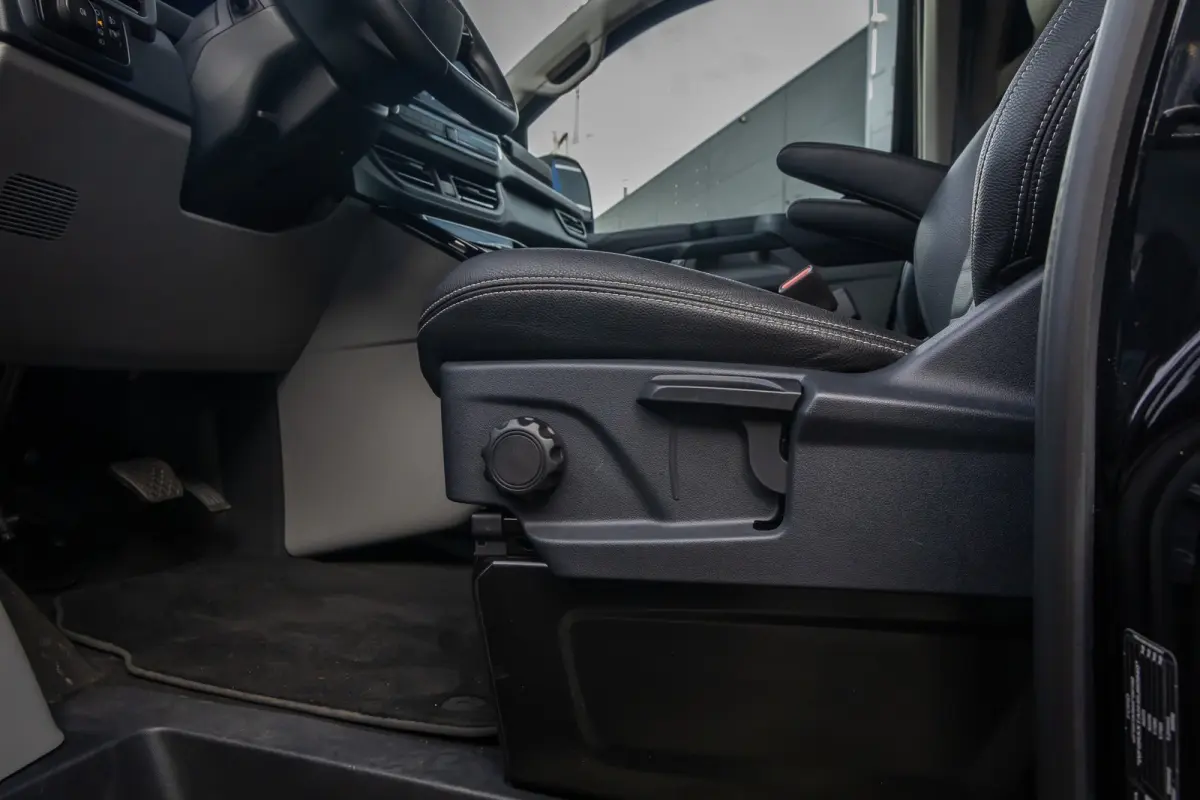 320 2.5 PHEV L2H1 Limited Black Platinum Dubbel Cabine | DEMO-DEAL | 360 camera | Leder | Cruise adaptief | Dubbele zijschuifdeur | Stoel/stuur/voorruit verwarming | Apple Carplay/Android Au