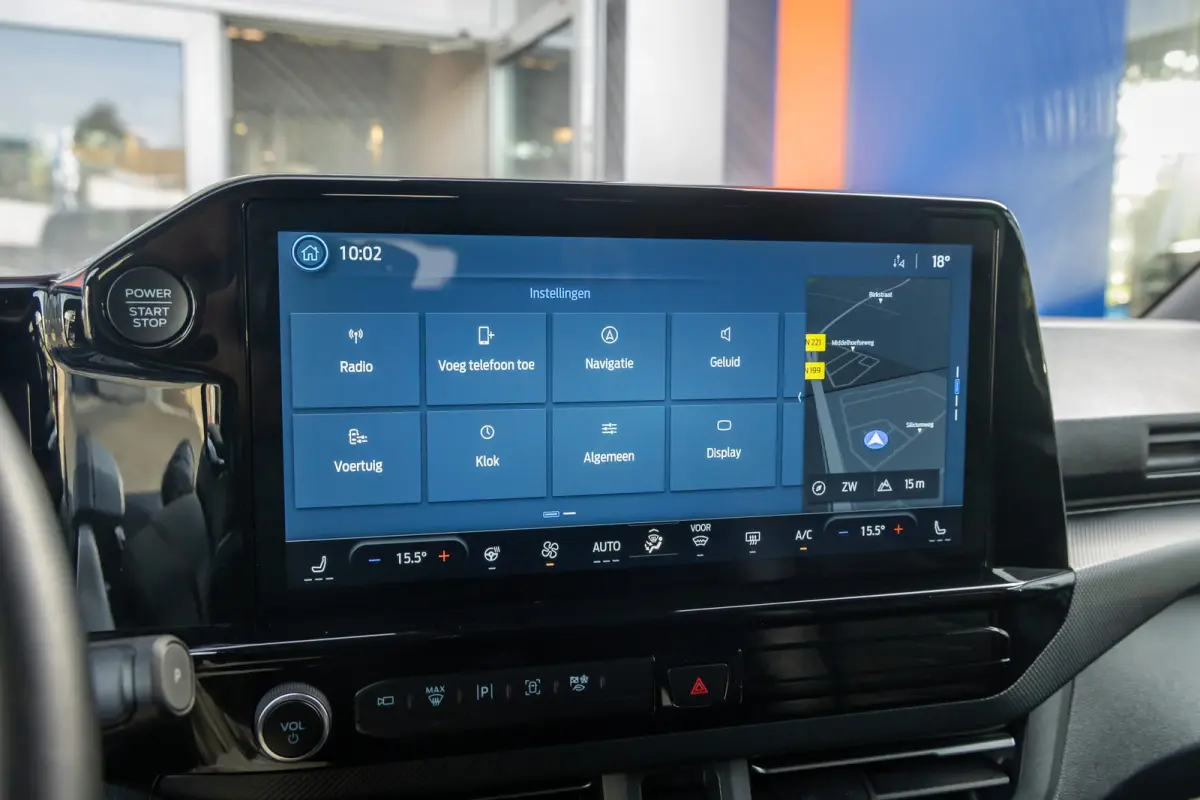 320 2.5 PHEV L2H1 Limited Black Platinum Dubbel Cabine | DEMO-DEAL | 360 camera | Leder | Cruise adaptief | Dubbele zijschuifdeur | Stoel/stuur/voorruit verwarming | Apple Carplay/Android Au