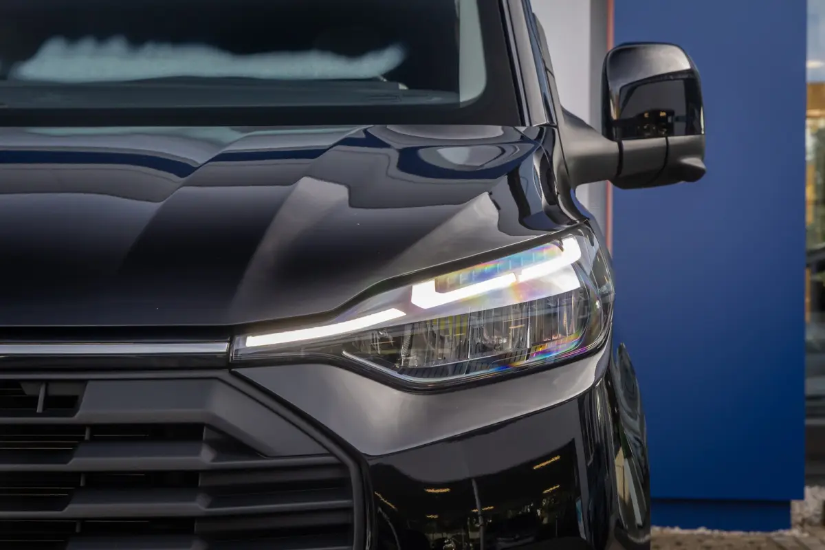 320 2.5 PHEV L2H1 Limited Black Platinum Dubbel Cabine | DEMO-DEAL | 360 camera | Leder | Cruise adaptief | Dubbele zijschuifdeur | Stoel/stuur/voorruit verwarming | Apple Carplay/Android Au