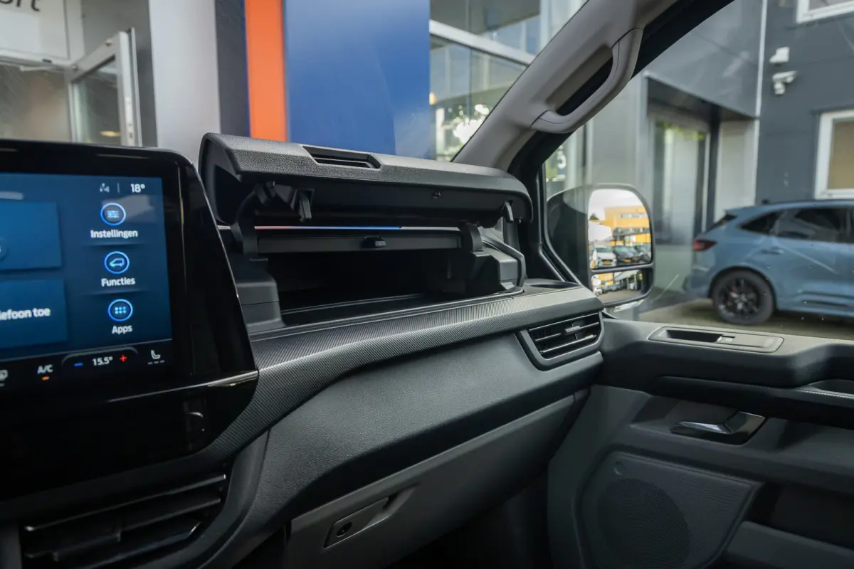 320 2.5 PHEV L2H1 Limited Black Platinum Dubbel Cabine | DEMO-DEAL | 360 camera | Leder | Cruise adaptief | Dubbele zijschuifdeur | Stoel/stuur/voorruit verwarming | Apple Carplay/Android Au