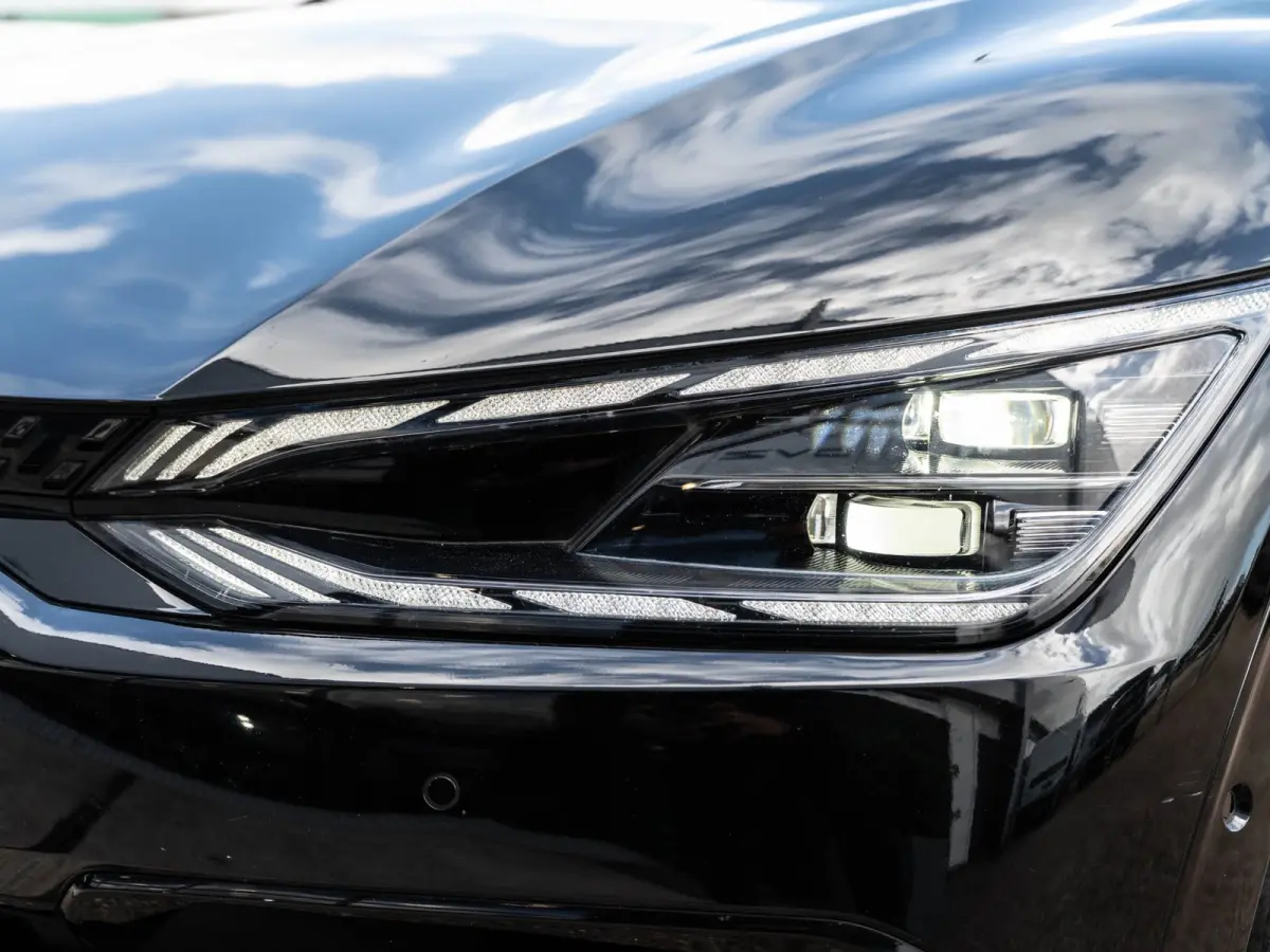GT AWD 77.4 kWh 585PK | SOH 99.5% | WLTP 424KM | Pano | Matrix | Surround View
