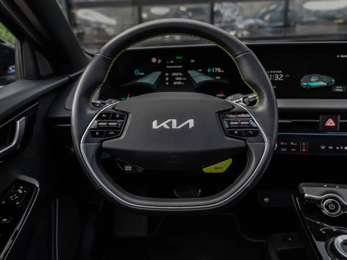 GT AWD 77.4 kWh 585PK | SOH 99.5% | WLTP 424KM | Pano | Matrix | Surround View