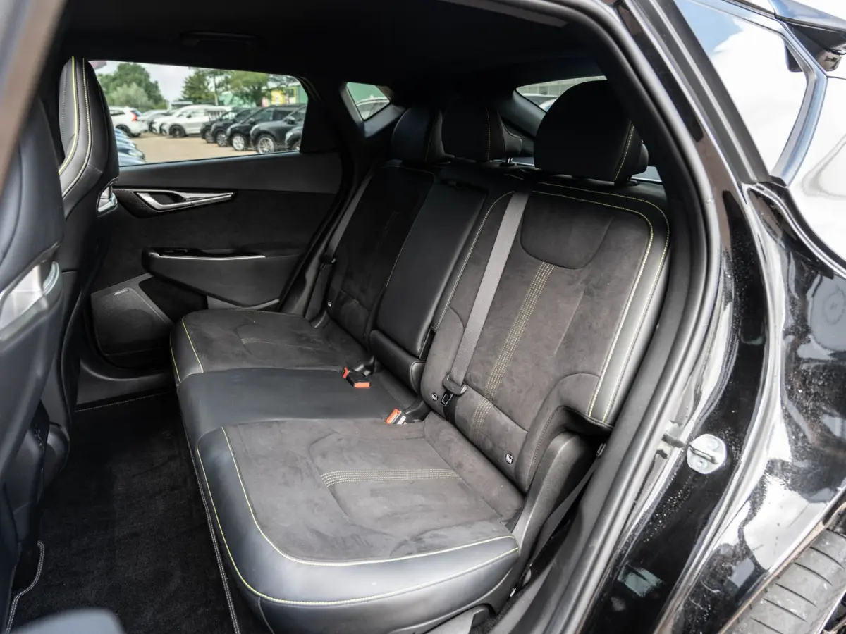 GT AWD 77.4 kWh 585PK | SOH 99.5% | WLTP 424KM | Pano | Matrix | Surround View
