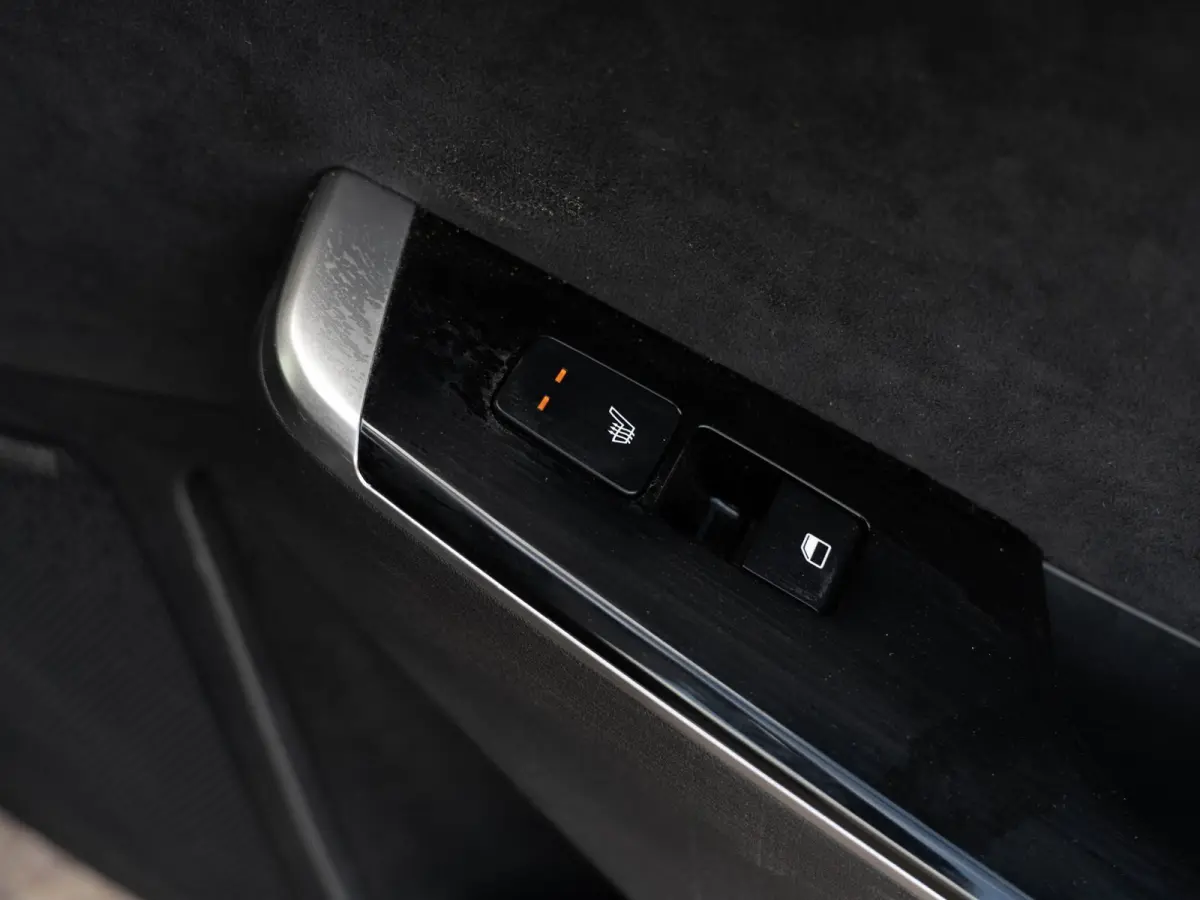 GT AWD 77.4 kWh 585PK | SOH 99.5% | WLTP 424KM | Pano | Matrix | Surround View