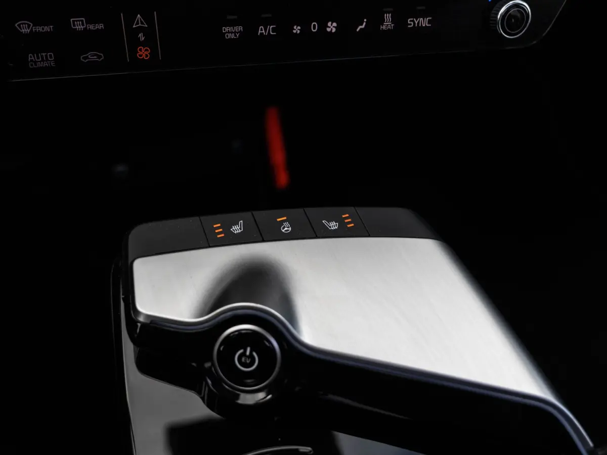 GT AWD 77.4 kWh 585PK | SOH 99.5% | WLTP 424KM | Pano | Matrix | Surround View