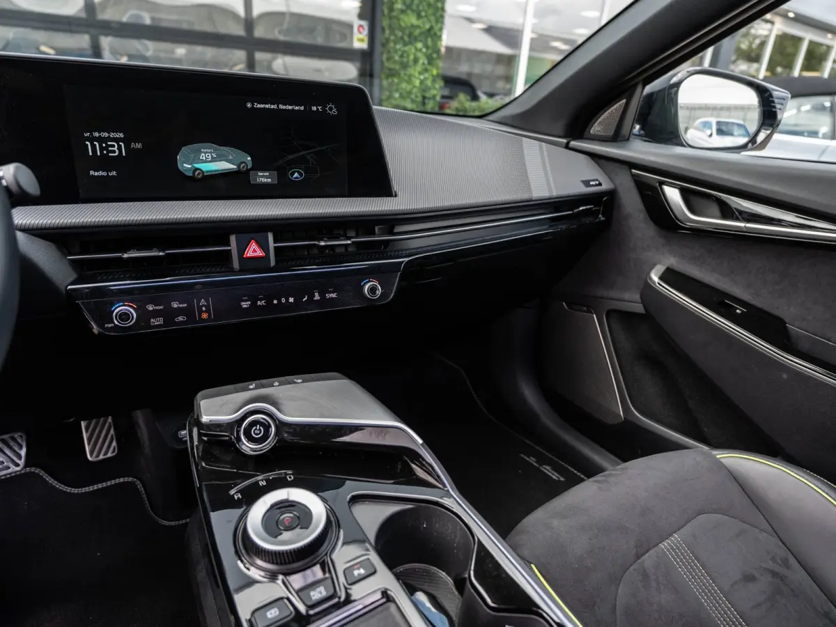 GT AWD 77.4 kWh 585PK | SOH 99.5% | WLTP 424KM | Pano | Matrix | Surround View