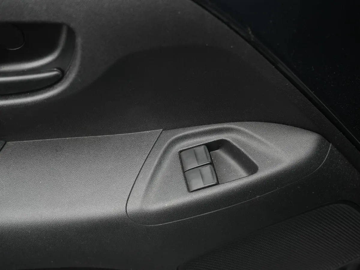 1.0 e-VTi Active | Apple Car Play / Android Play | Airco | DAB+ digitale radio-ontvangst | Pack Premium Active | Pack Techno | Start/stop systeem | 12 Maanden BOVAG Garantie |