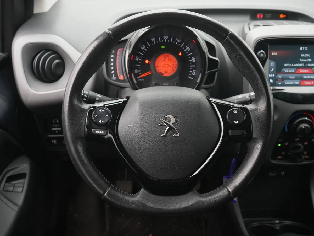 1.0 e-VTi Active | Apple Car Play / Android Play | Airco | DAB+ digitale radio-ontvangst | Pack Premium Active | Pack Techno | Start/stop systeem | 12 Maanden BOVAG Garantie |