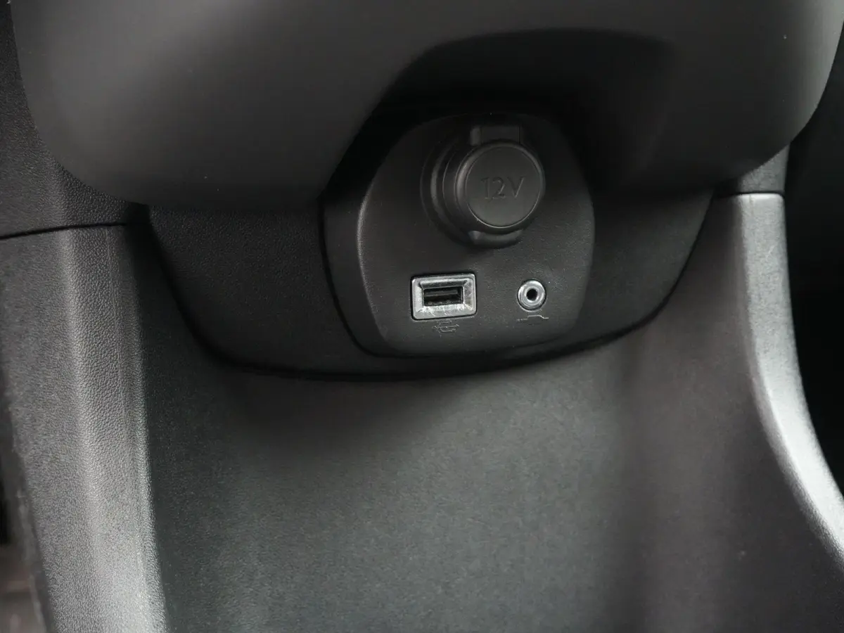 1.0 e-VTi Active | Apple Car Play / Android Play | Airco | DAB+ digitale radio-ontvangst | Pack Premium Active | Pack Techno | Start/stop systeem | 12 Maanden BOVAG Garantie |