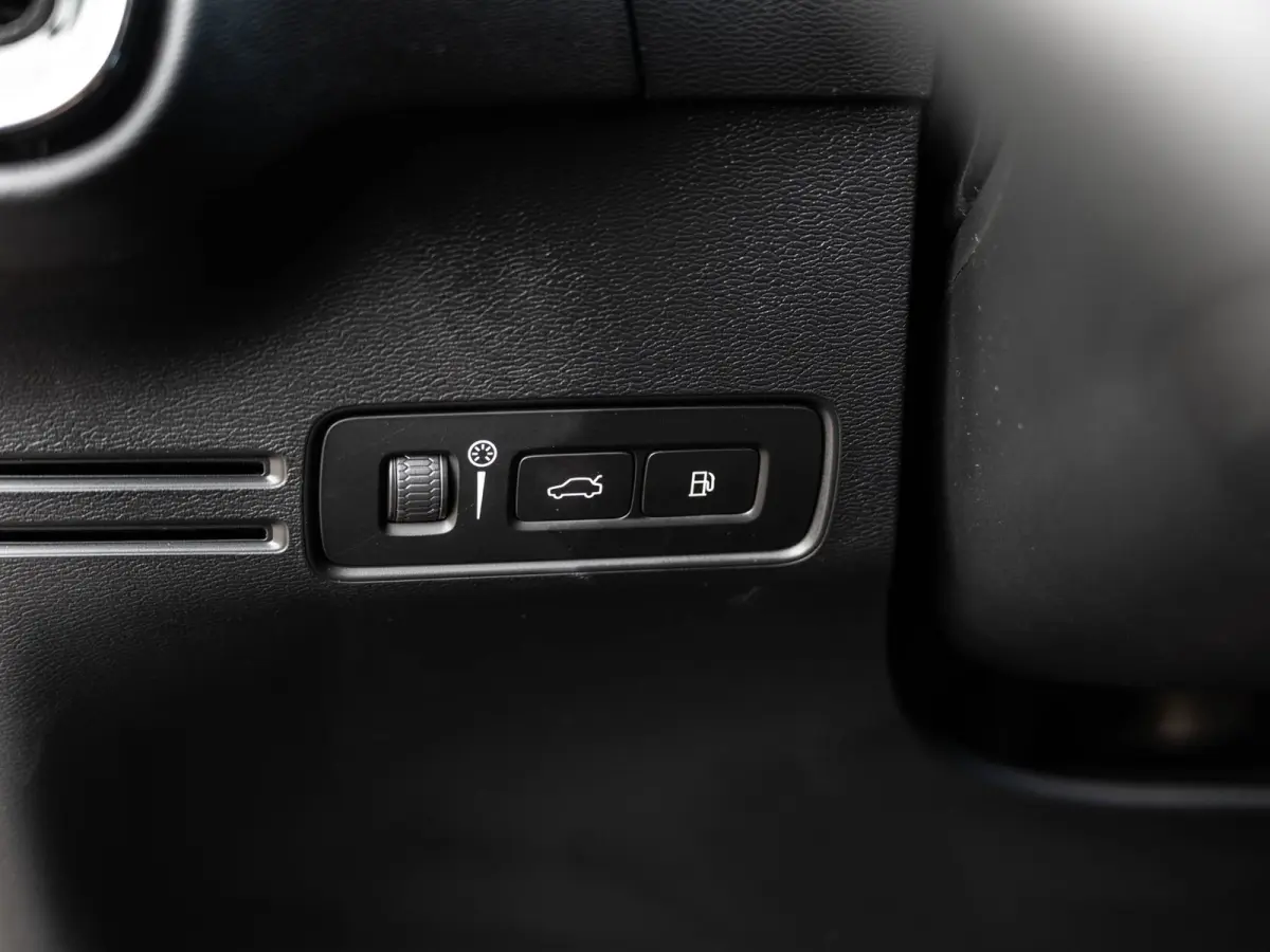 1.5 T5 Plug-in hybrid Plus Dark | Pano | H/K Sound | Camera | BTW