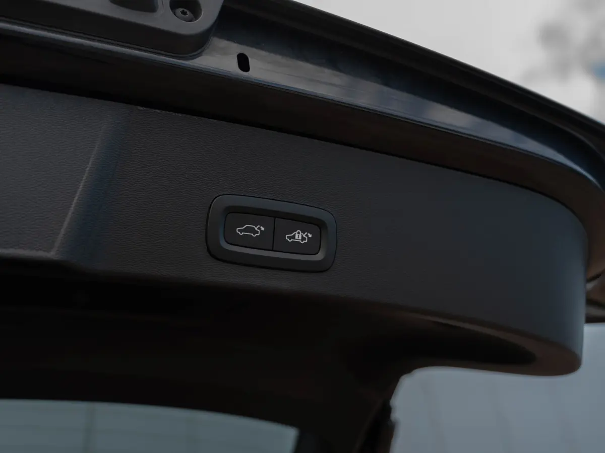 1.5 T5 Plug-in hybrid Plus Dark | Pano | H/K Sound | Camera | BTW