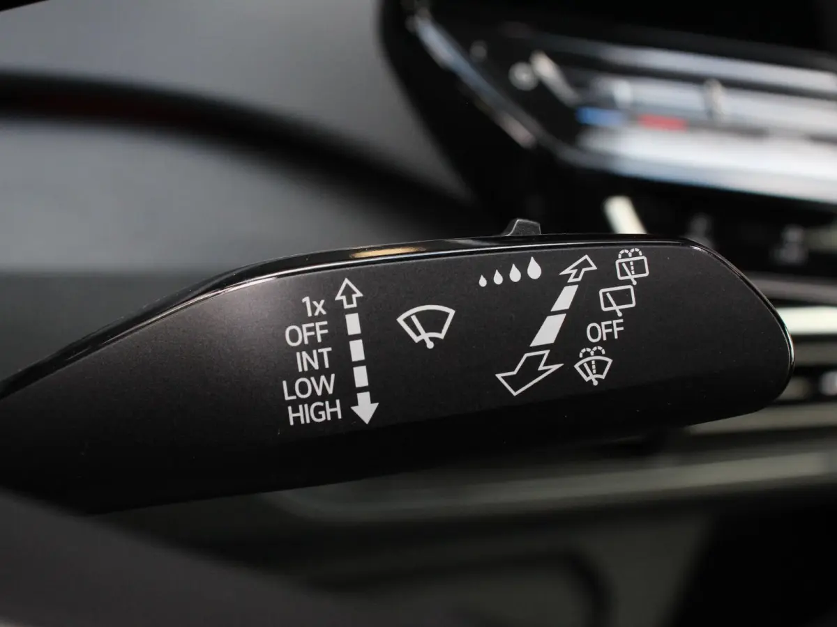 Pro 58 kWh Camera Apple Carplay Stoelverwarming Navigatie Android Auto Climate Control Navigatie Cruise control Parkeersensoren voor achter LED