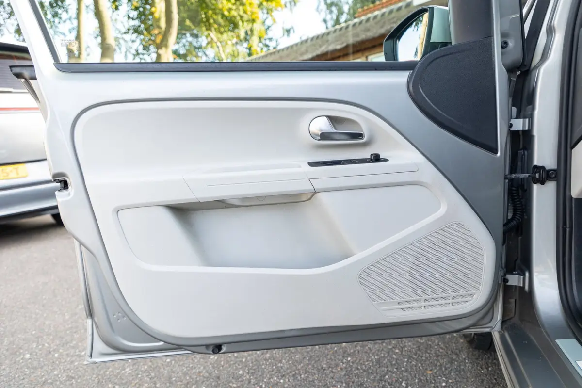 E-up! Soh 80% I Climate I Cruise I Parkeersensoren I Stoelverwarming I LM Velgen