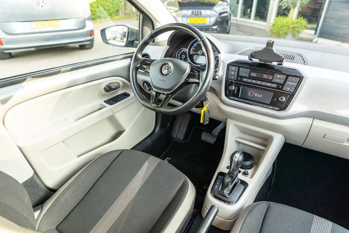 E-up! Soh 80% I Climate I Cruise I Parkeersensoren I Stoelverwarming I LM Velgen