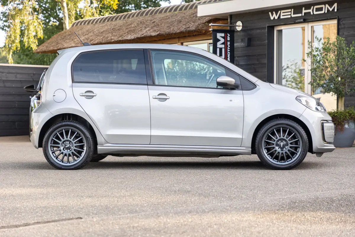 E-up! Soh 80% I Climate I Cruise I Parkeersensoren I Stoelverwarming I LM Velgen