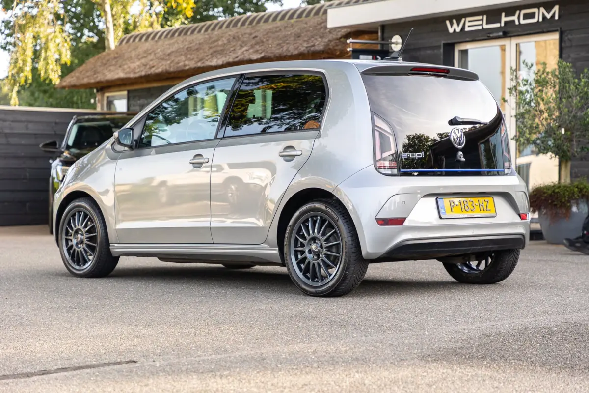 E-up! Soh 80% I Climate I Cruise I Parkeersensoren I Stoelverwarming I LM Velgen