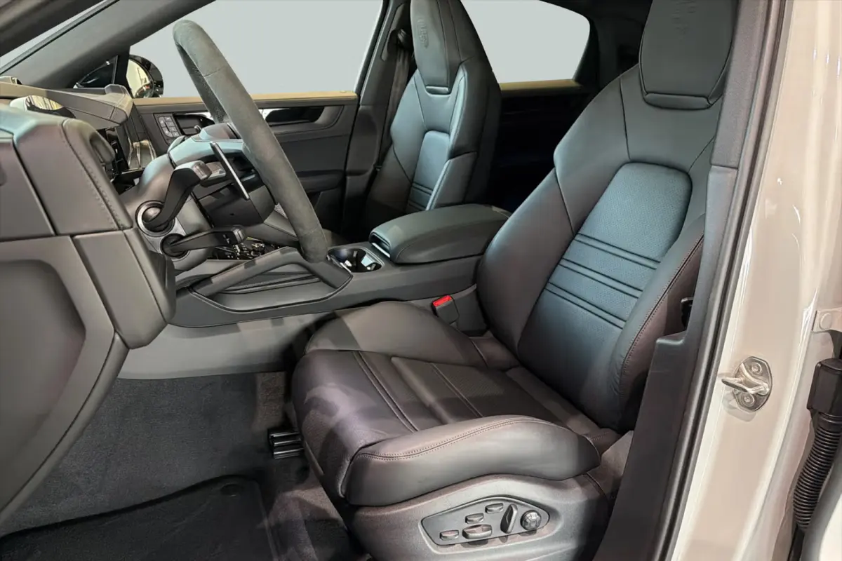 3.0 E-Hybrid Black Edition