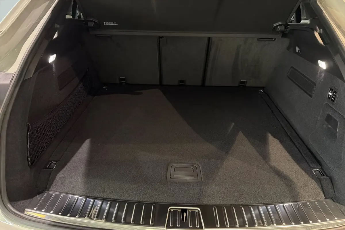 3.0 E-Hybrid Black Edition