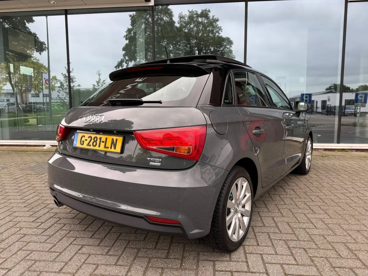 1.0 TFSI Advance Sport - Pano/Schuifdak - Navi - Half Leder