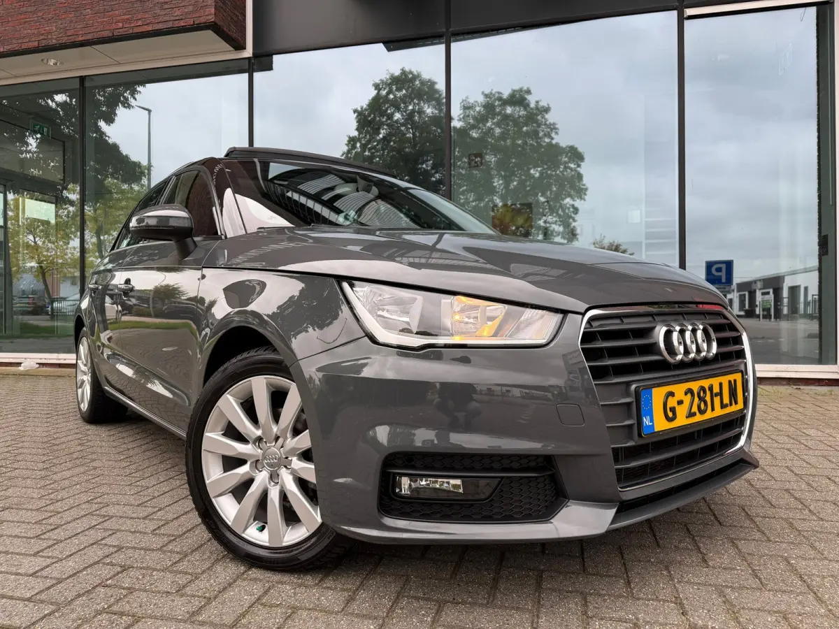 1.0 TFSI Advance Sport - Pano/Schuifdak - Navi - Half Leder