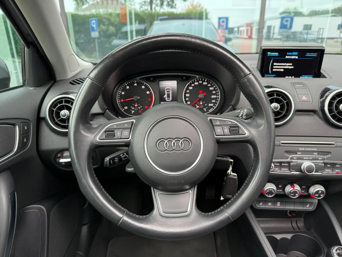 1.0 TFSI Advance Sport - Pano/Schuifdak - Navi - Half Leder