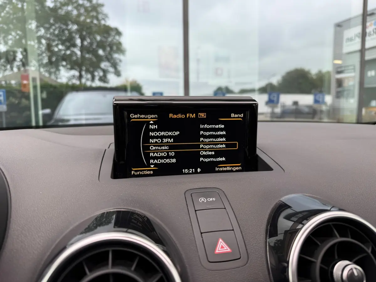 1.0 TFSI Advance Sport - Pano/Schuifdak - Navi - Half Leder