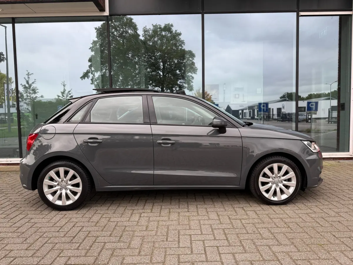 1.0 TFSI Advance Sport - Pano/Schuifdak - Navi - Half Leder
