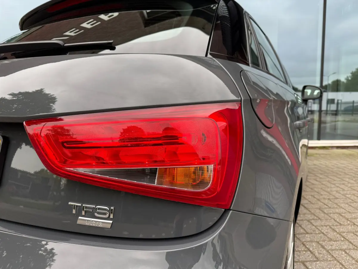 1.0 TFSI Advance Sport - Pano/Schuifdak - Navi - Half Leder
