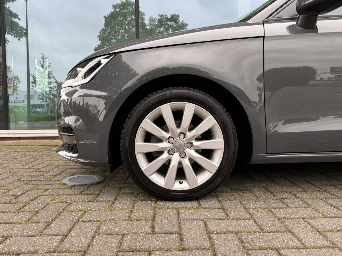 1.0 TFSI Advance Sport - Pano/Schuifdak - Navi - Half Leder