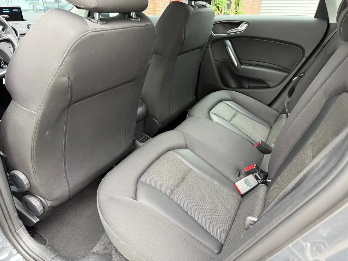 1.0 TFSI Advance Sport - Pano/Schuifdak - Navi - Half Leder