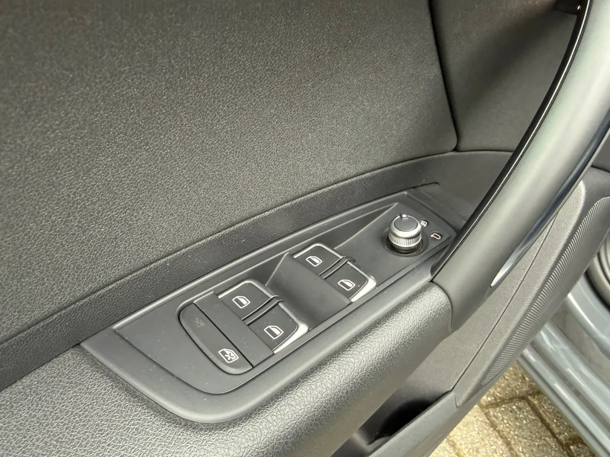 1.0 TFSI Advance Sport - Pano/Schuifdak - Navi - Half Leder