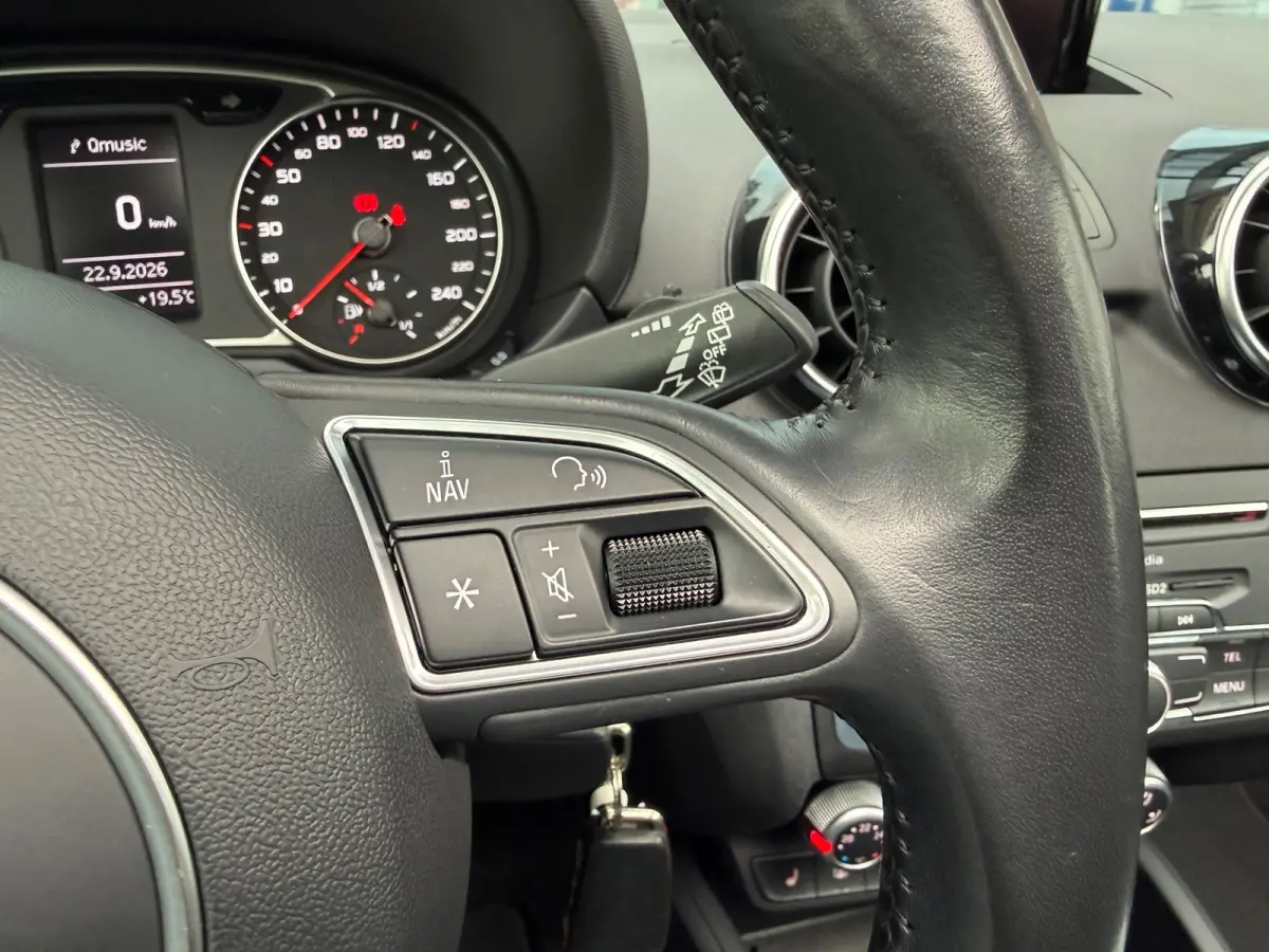1.0 TFSI Advance Sport - Pano/Schuifdak - Navi - Half Leder