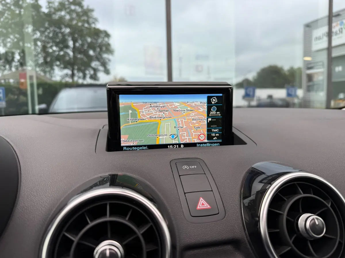 1.0 TFSI Advance Sport - Pano/Schuifdak - Navi - Half Leder