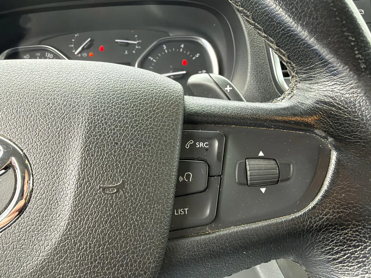 2.0 D-4D AUTOMAAT BLACK EDTION DUBBEL CABINE 177PK, LEDER,TREKHAAK, LM VELGEN, 2 SCHUIFDEUREN