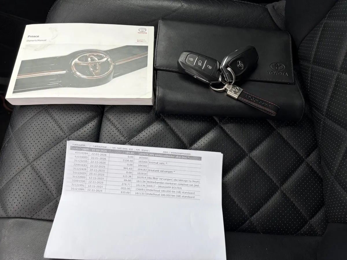 2.0 D-4D AUTOMAAT BLACK EDTION DUBBEL CABINE 177PK, LEDER,TREKHAAK, LM VELGEN, 2 SCHUIFDEUREN