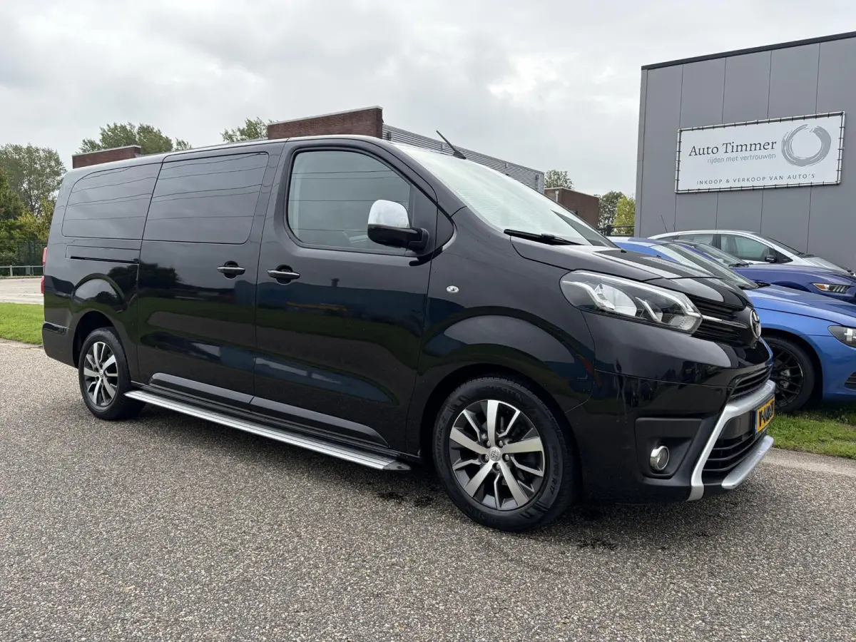 2.0 D-4D AUTOMAAT BLACK EDTION DUBBEL CABINE 177PK, LEDER,TREKHAAK, LM VELGEN, 2 SCHUIFDEUREN