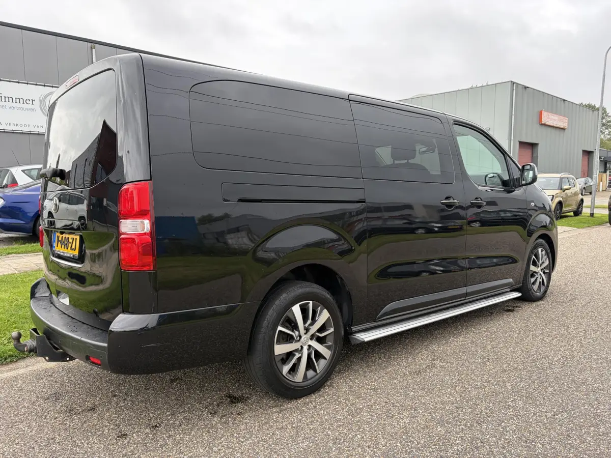 2.0 D-4D AUTOMAAT BLACK EDTION DUBBEL CABINE 177PK, LEDER,TREKHAAK, LM VELGEN, 2 SCHUIFDEUREN