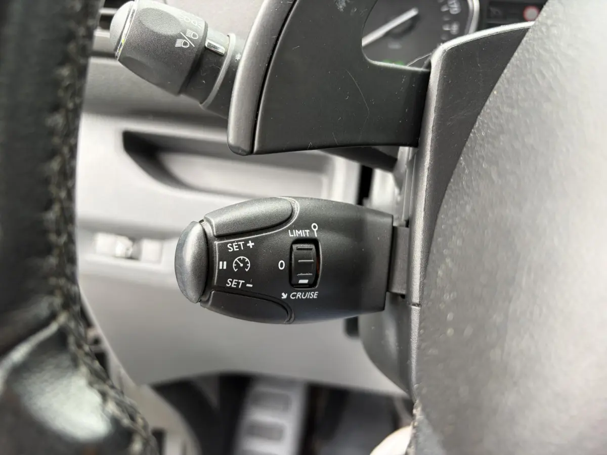 2.0 D-4D AUTOMAAT BLACK EDTION DUBBEL CABINE 177PK, LEDER,TREKHAAK, LM VELGEN, 2 SCHUIFDEUREN