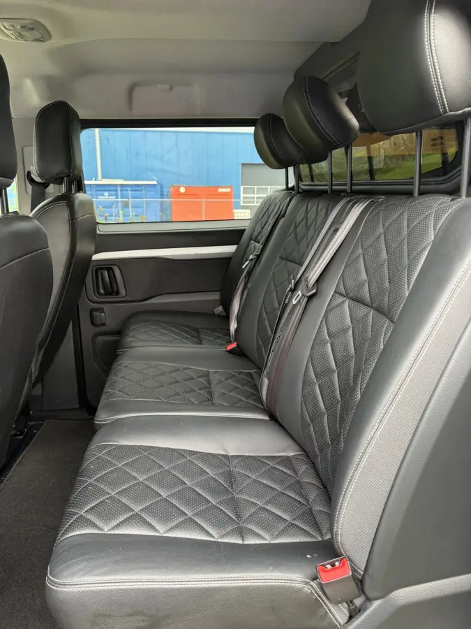 2.0 D-4D AUTOMAAT BLACK EDTION DUBBEL CABINE 177PK, LEDER,TREKHAAK, LM VELGEN, 2 SCHUIFDEUREN