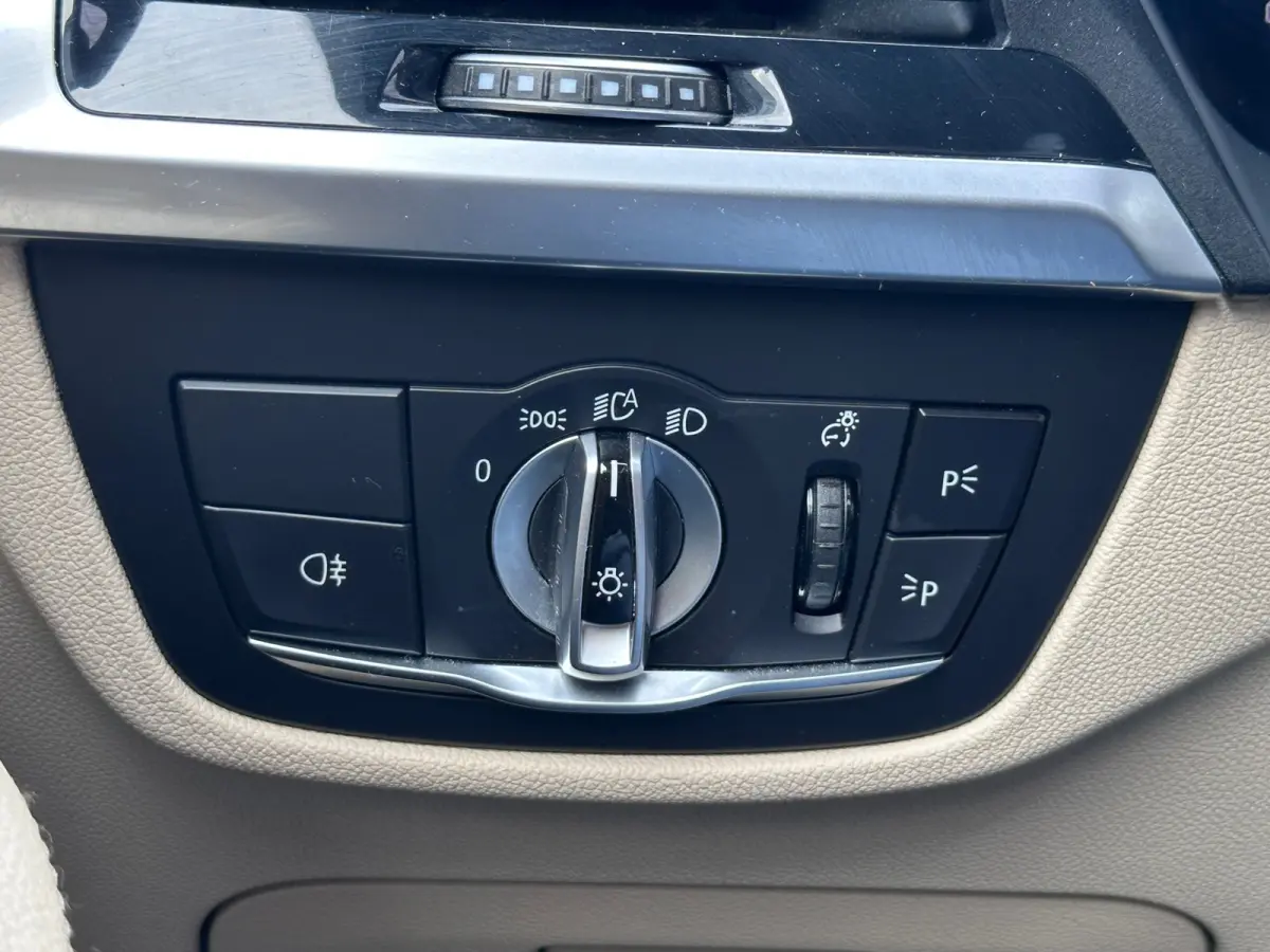 High Executive 80 kWh SOH 95% Harman Kardon PANO/HEAD-UP DISPLAY LEER/MEMORY STOELEN