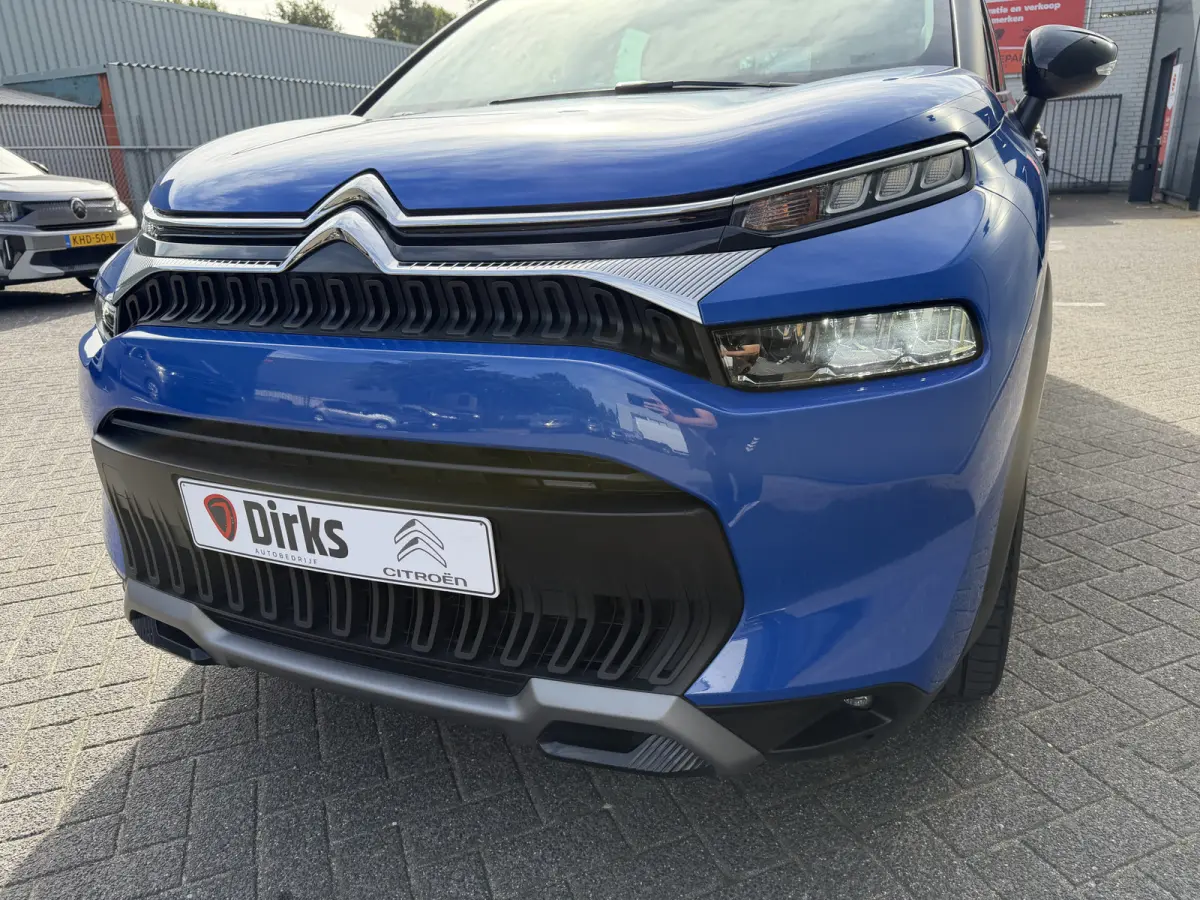130pk Max (Camera - Keyless Entry - LED - Head up - Automatische Airco - Navigatie - Apple Carplay - 17")